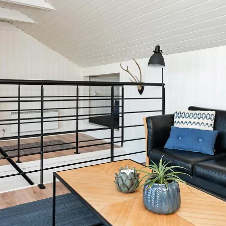 6 Person Holiday In