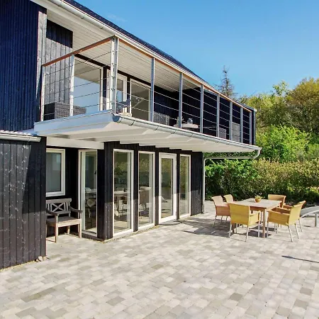 6 Person Holiday In